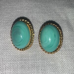 Vintage Signed Les Bernard Robbins‎ Egg Cabochon Gold Tone Clip on Earrings